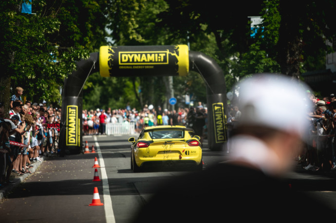 Porsche Cayman GT4