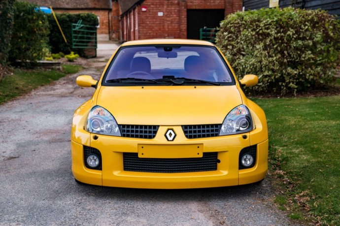 Automobilių aukcione pasirodęs „Renault Clio V6“ pagerino netikėtą rekordą
