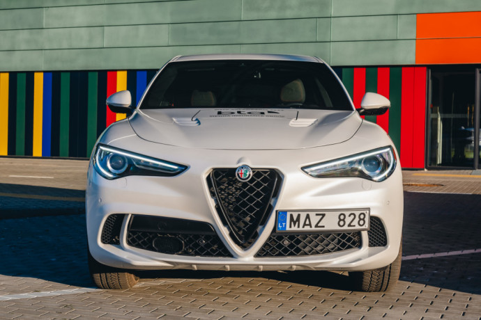 Alfa Romeo Stelvio Lietuvos metų automobilio 2022“ rinkimai