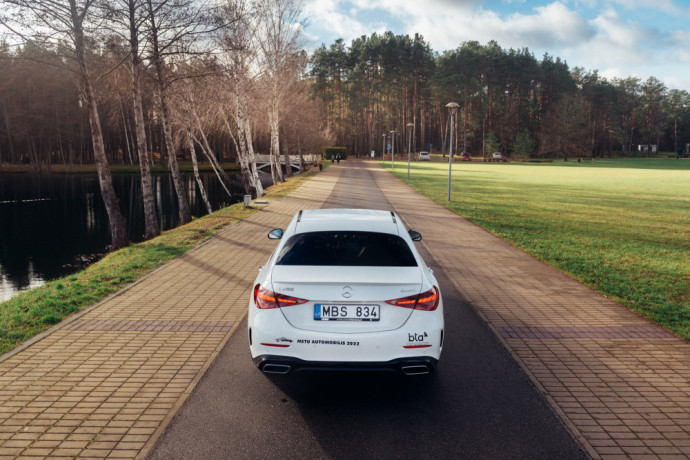 „Lietuvos metų automobilio 2022“ titulą iškovojo žvaigžde pažymėtas automobilis – C klasės „<a href='https://www.autobilis.lt/skelbimai/naudoti-automobiliai/mercedes-benz' target='_blank' class='phrase'>Mercedes-Benz“</a>