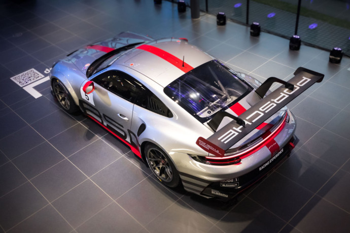 <a href='https://www.tv3.lt/gaires/vilnius' target='_blank' class='phrase'>Vilniuje</a> pristatytasLietuvoje dar nematytas „Porsche 911 GT3 CUP“