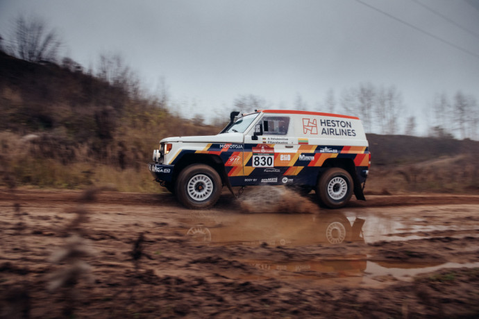 Lietuviai Dakare finišo sieks seniausiu automobiliu, neturėdami jokios palaikymo komandos