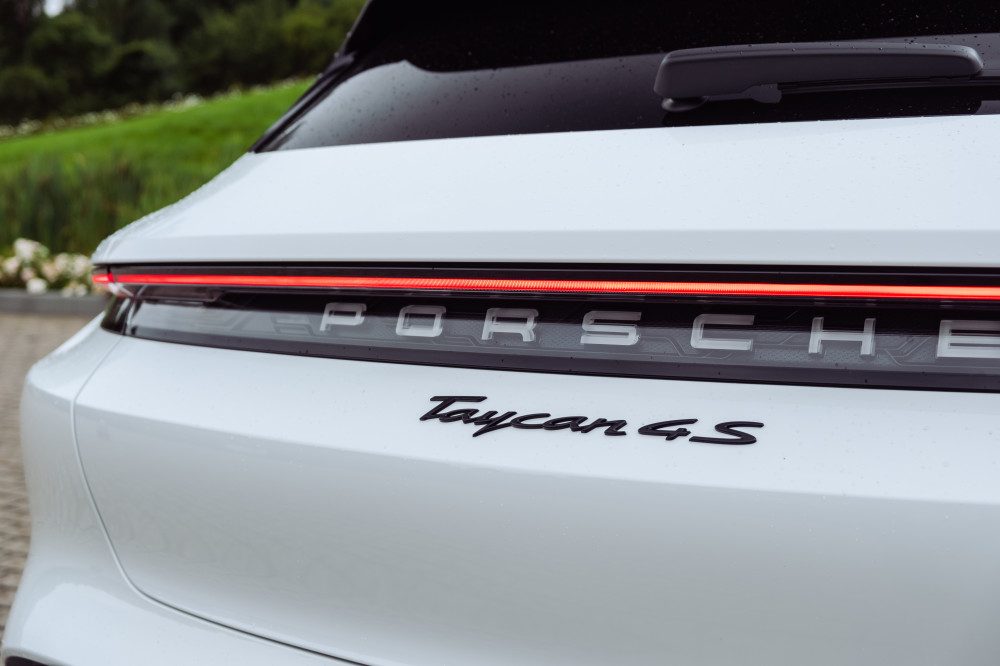 Elektrinio „Porsche Taycan 4S Cross Turismo“ testas