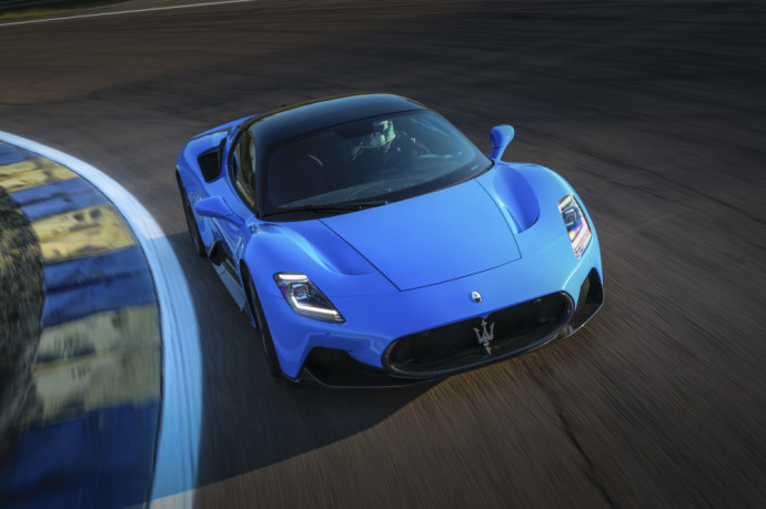 Svarbiausia „Maserati“ premjera <a href='https://www.tv3.lt/rubrika/naujienos/lietuva' target='_blank' class='phrase'>Lietuvoje</a> – naujos eros MC20 modelis