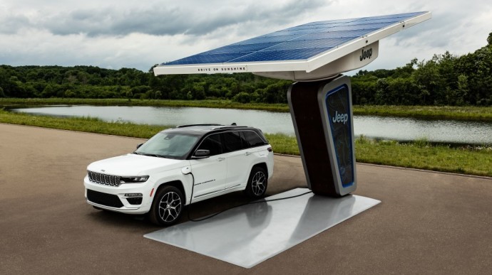 All-new 2022 Jeep Grand Cherokee 4xe plug-in hybrid