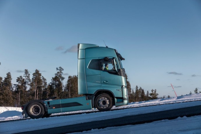 „Volvo FH Electric“ su „Active Grip Control“