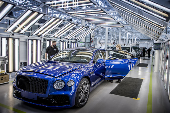 Ambicingas „Bentley“ planas – 5 nauji elektriniai modeliai per 5 metus            