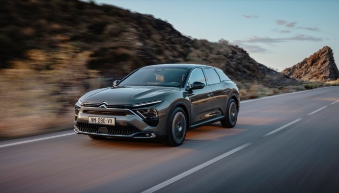 <a href='https://www.autobilis.lt/skelbimai/naudoti-automobiliai/citroen' target='_blank' class='phrase'>Citroen</a> C5 X automobilis (Gamintojo nuotr.)