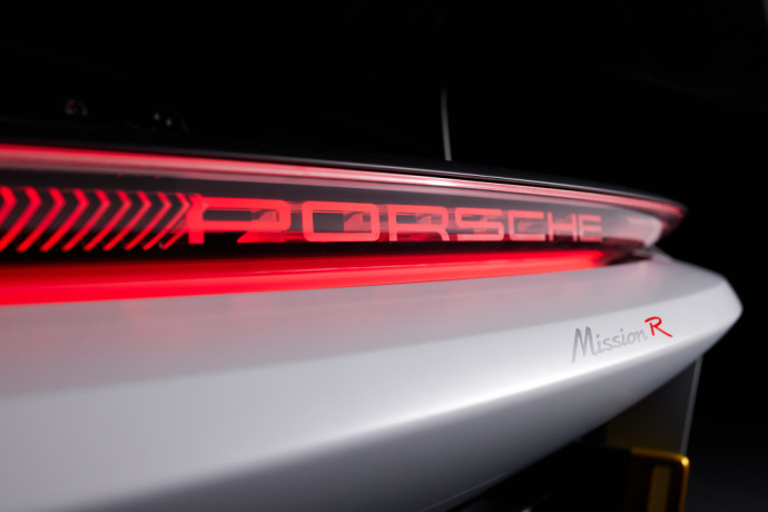Tai – oficialu: „Porsche Cayman“ ir „Porsche Boxster“ taps elektriniais automobiliais 
