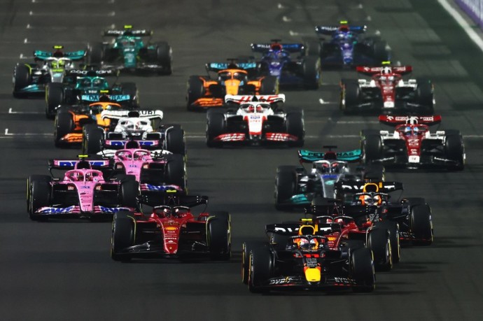 Po nesėkmingai pasibaigusio sezono starto, antrame Formulės 1 etape nugalėjo „Red Bull“ favoritas