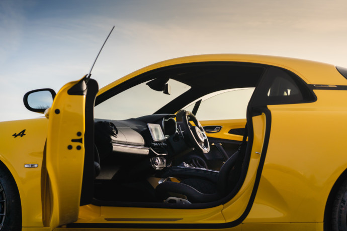 „Renault“ ketina perkelti „Alpine“ automobilių gamybą į „Lotus“ būstinę
