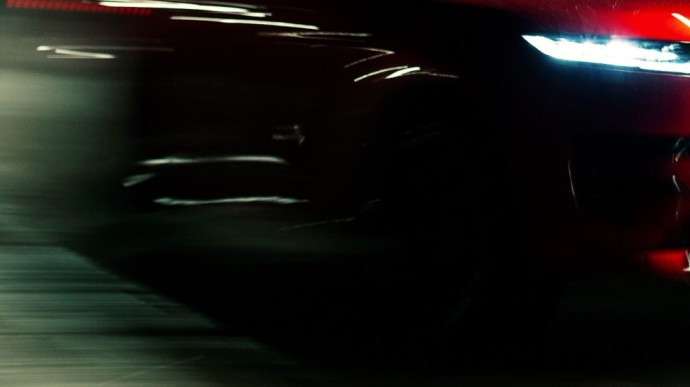 „Range Rover“ ruošiasi pristatyti naujos kartos „Range Rover Sport“