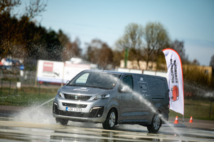 Peugeot e-Traveller / Komercinis automobilis