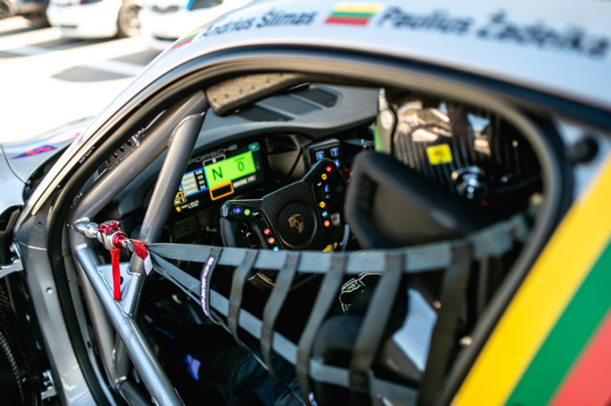 „Porsche Baltic“ komandos gretose debiutavęs Kajus Šikšnelis pasiekė reikšmingų rezultatų