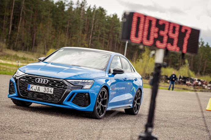 „Nemuno žiedo“ trasoje pristatytas naujos kartos „Audi RS3“ 