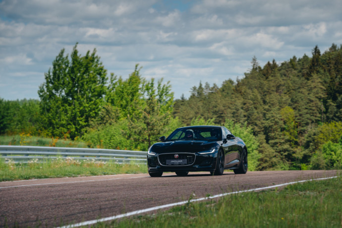 Susipažinti su naujuoju „F-Type“ galima „Jaguar“ atstovybėje Vilniuje.