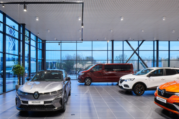 „Sostena“ atidarė moderniausią Rytų Europoje „Renault“ ir „Dacia“ saloną