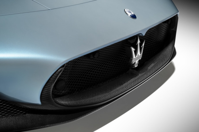 „Maserati“ pristatė „MC20 Cielo“ – superautomobilį su atviru stogu