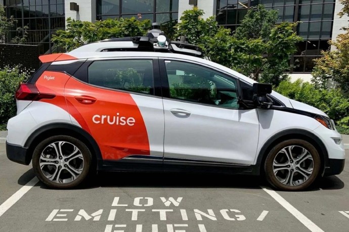 Ateitis – jau čia: San Franciske taksi paslaugas pradės teikti autonominiai taksi automobiliai