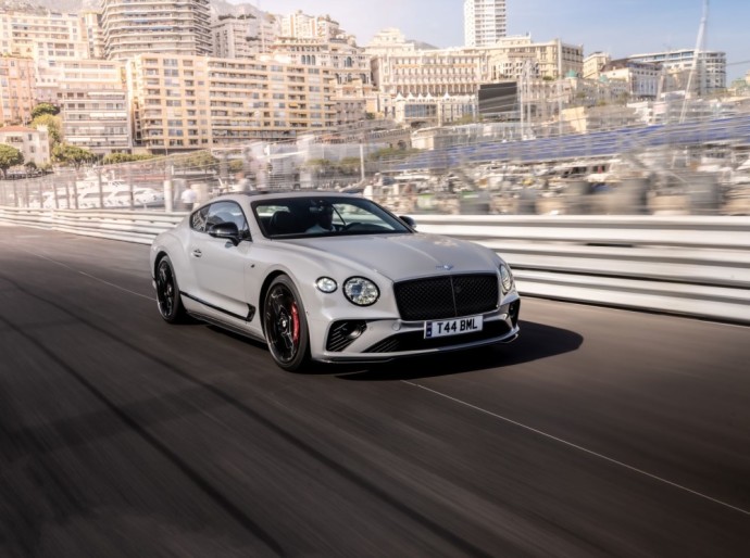 „Bentley“ pristato itin sportiškas „Continental GT“ ir GTC versijas