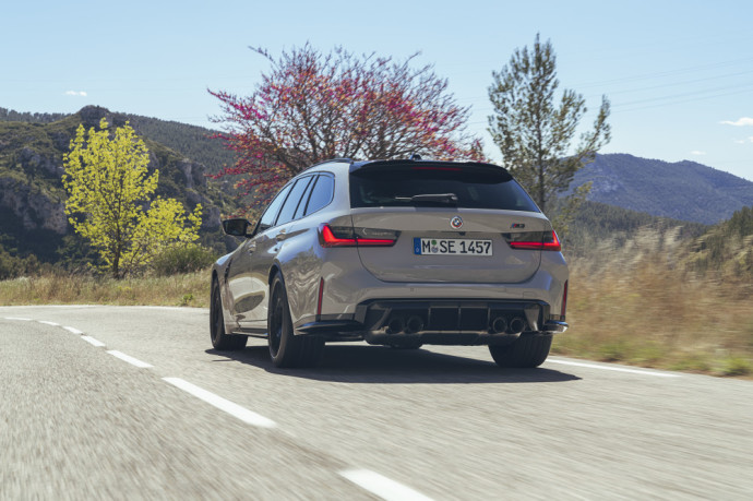 BMW galiausiai pristatė serijinį „M3 Touring“ universalą