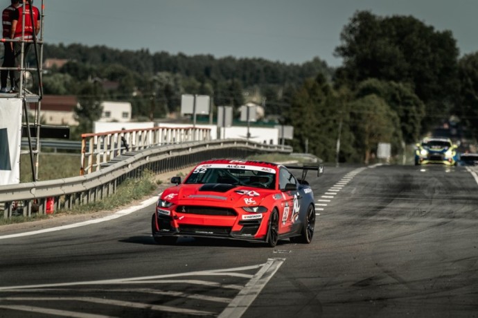„<a href='https://www.tv3.lt/1006km-lenktynes' target='_blank' class='phrase'>Aurum 1006 km“</a> lenktynėse dalyvausianti „RC Cola racing shaked by Texaco“ komanda į pagalbą pasitelks ralistus
