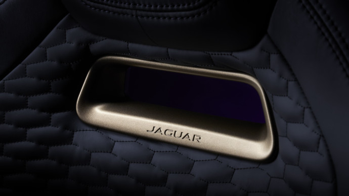 „Jaguar“ pristatė riboto leidimo „F-Pace SVR Edition 1988“