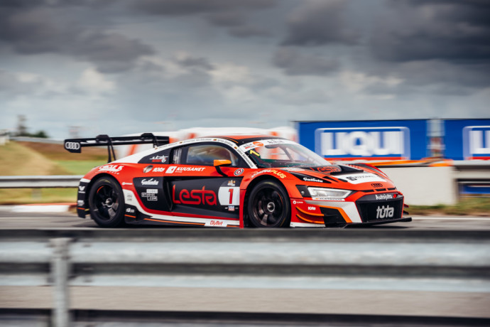 <a href='https://www.autobilis.lt/skelbimai/naudoti-automobiliai/audi' target='_blank' class='phrase'>Audi</a> R8