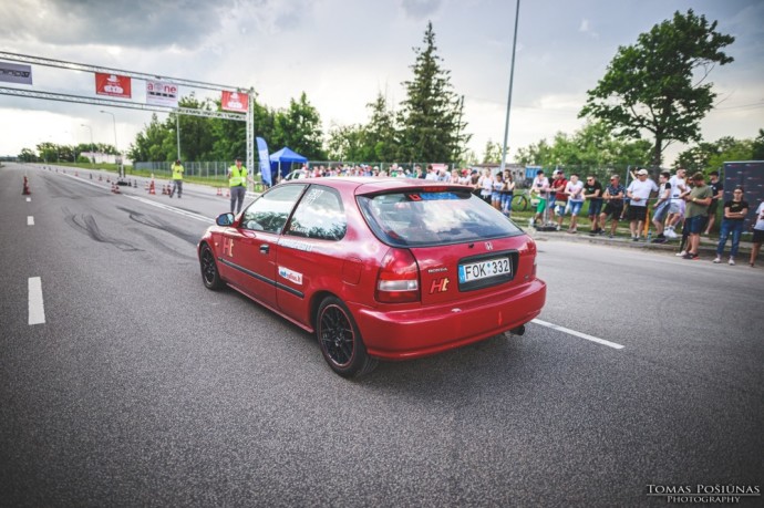 „Honda Tuning“ įkūrėjas papasakojo, kaip „bombas“ pavyksta nugalėti su nediduke „Honda“