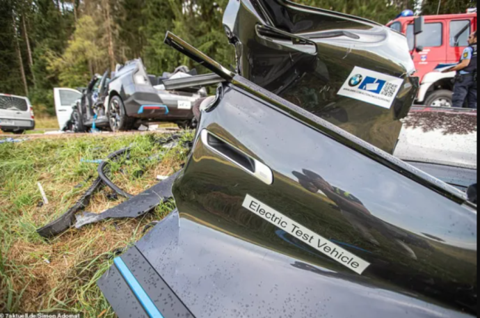 Vokietijoje – viena pirmųjų autonominio automobilio avarija