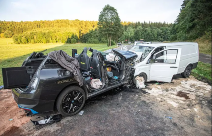 Vokietijoje – viena pirmųjų autonominio automobilio avarija