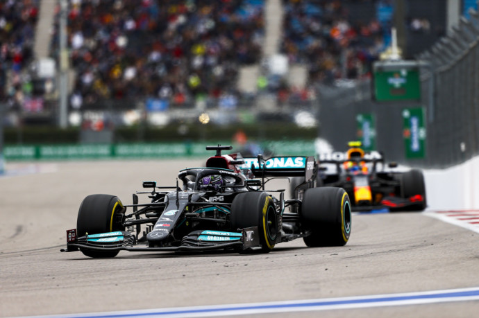 <a href='https://www.autobilis.lt/skelbimai/naudoti-automobiliai/mercedes-benz' target='_blank' class='phrase'>Mercedes</a>-AMG Petronas Motorsport