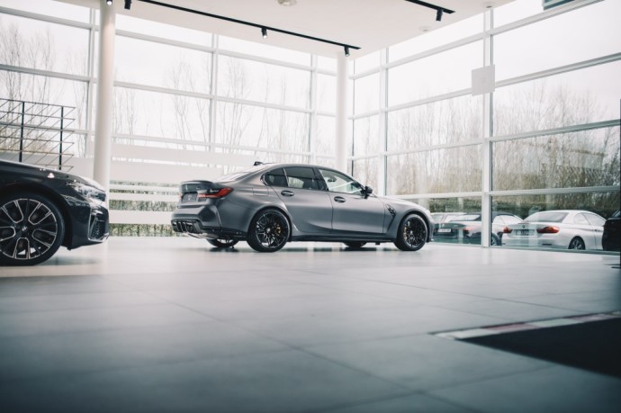 <a href='https://www.autobilis.lt/skelbimai/naudoti-automobiliai/bmw' target='_blank' class='phrase'>BMW</a> 3 serija