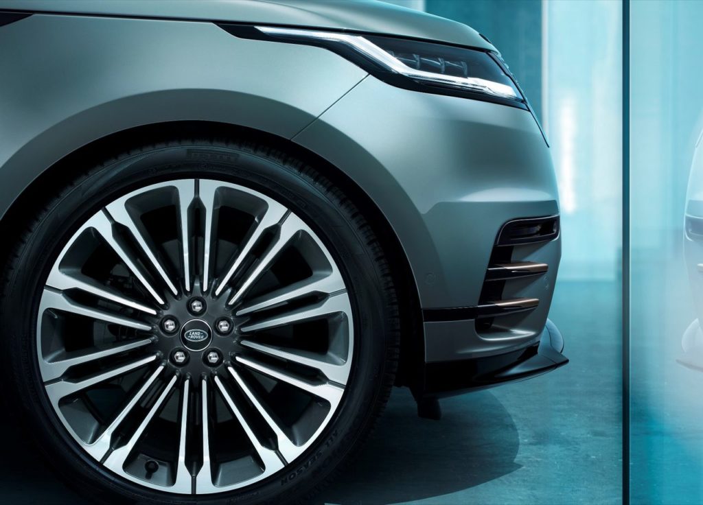 Atnaujintas Range Rover Velar