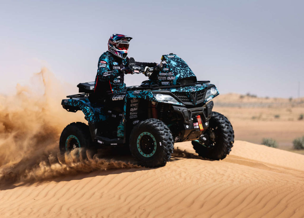 „CFMOTO Thunder Racing Team“ komanda
