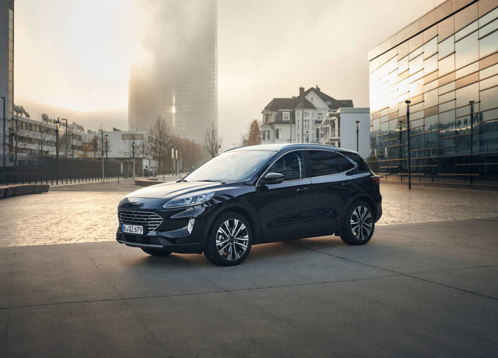 <a href='https://www.autobilis.lt/skelbimai/naudoti-automobiliai/ford' target='_blank' class='phrase'>Ford</a> Kuga Hybrid