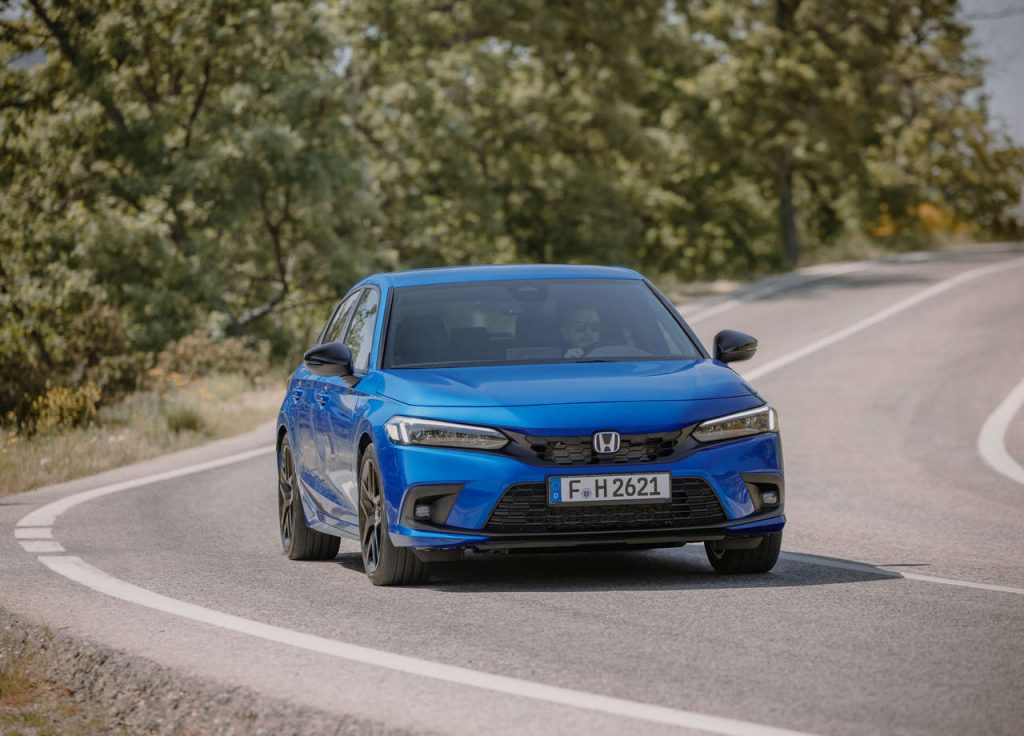 <a href='https://www.autobilis.lt/skelbimai/naudoti-automobiliai/honda' target='_blank' class='phrase'>Honda</a> Civic e:HEV