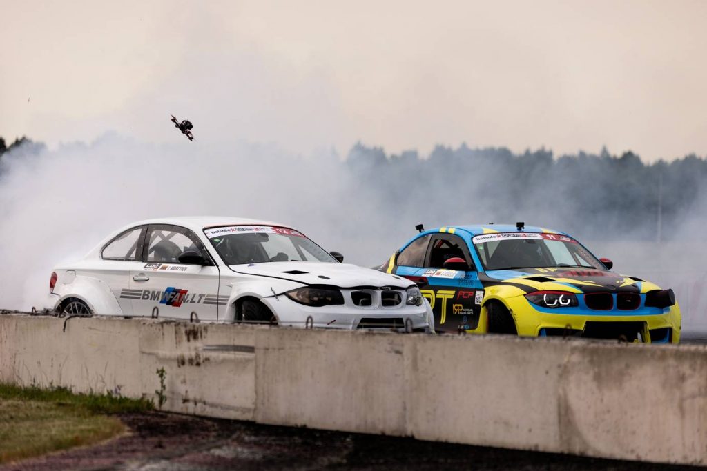Lietuvos drifto čempionate analogų neturintis – BMW bolidas su AMG V8 varikliu
