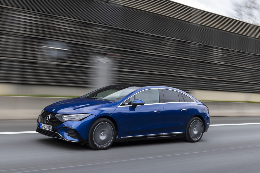 <a href='https://www.autobilis.lt/skelbimai/naudoti-automobiliai/mercedes-benz' target='_blank' class='phrase'>Mercedes-Benz</a> EQE 500 AMG Line 4Matic