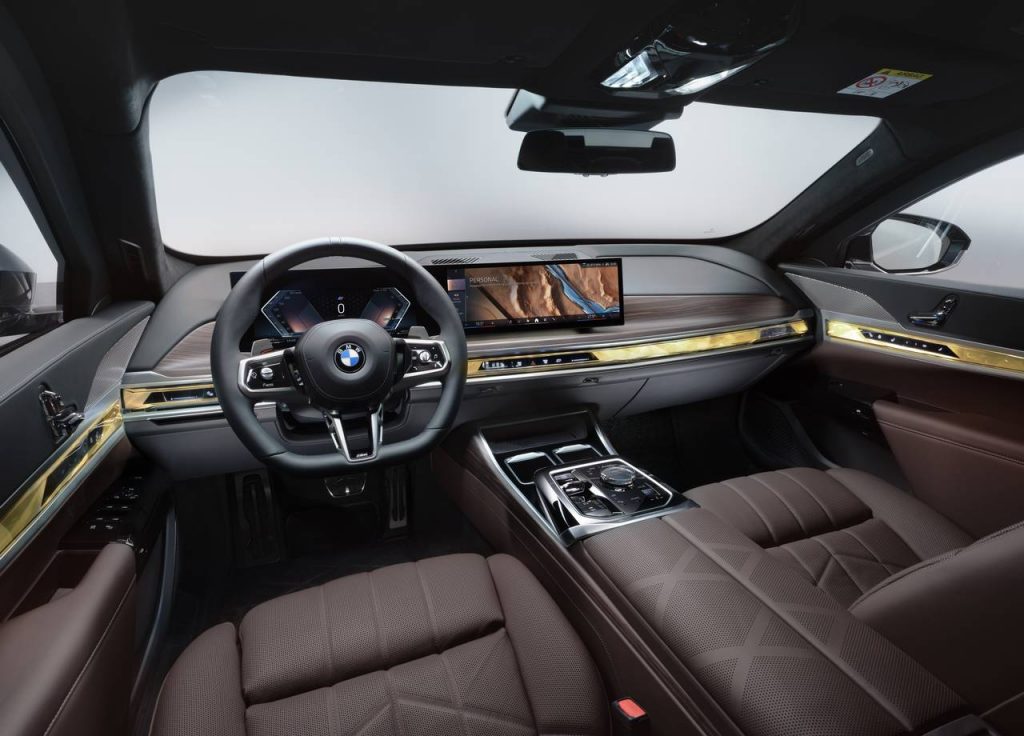 Šarvuotas „BMW i7“ elektromobilis