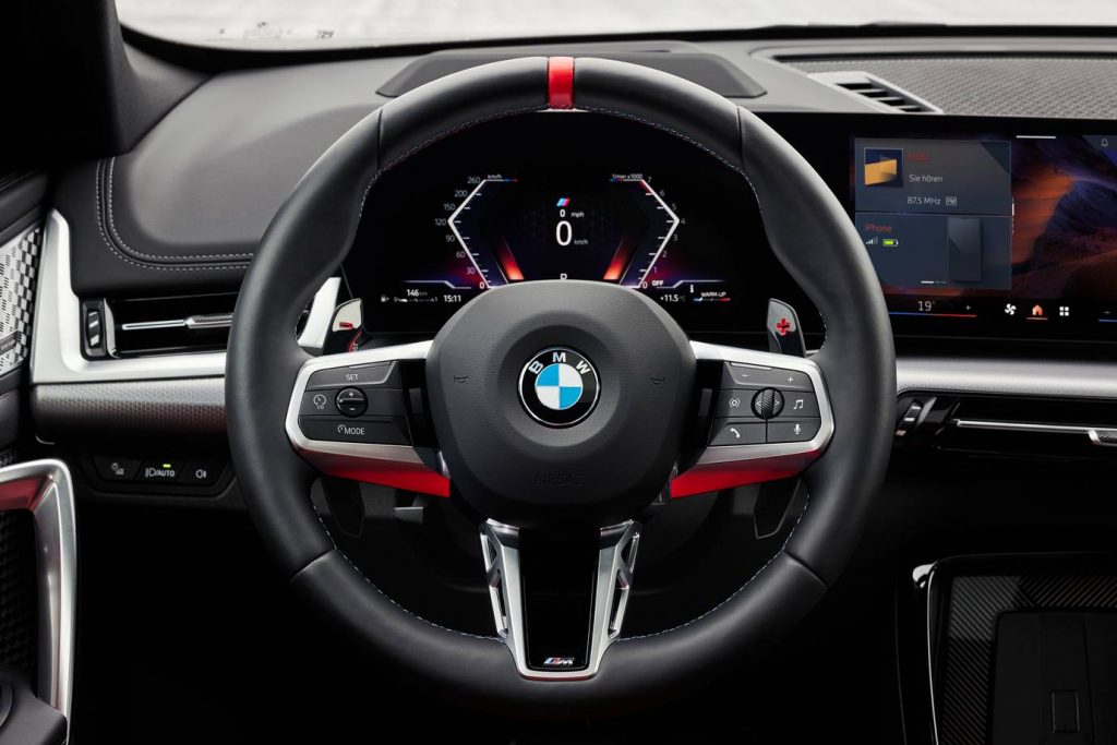 <a href='https://www.autobilis.lt/skelbimai/naudoti-automobiliai/bmw' target='_blank' class='phrase'>BMW</a> X1 M35i xDrive