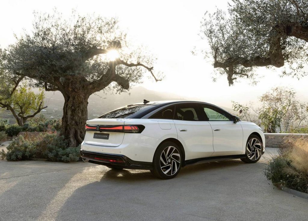 <a href='https://www.autobilis.lt/skelbimai/naudoti-automobiliai/volkswagen' target='_blank' class='phrase'>Volkswagen</a> ID.7