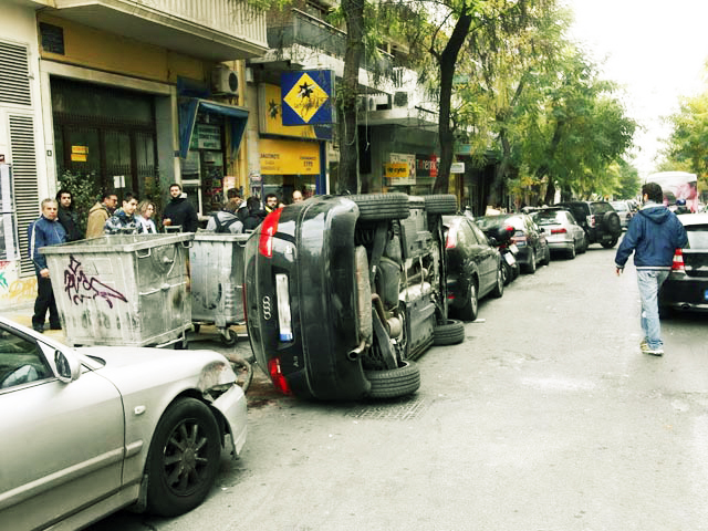 Kaip Graikijoje sprendžiame nedrausmingai paliktų automobilių problema?